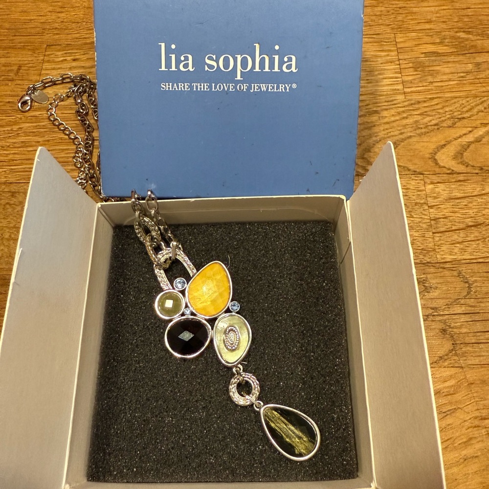 Lia Sophia discontinued